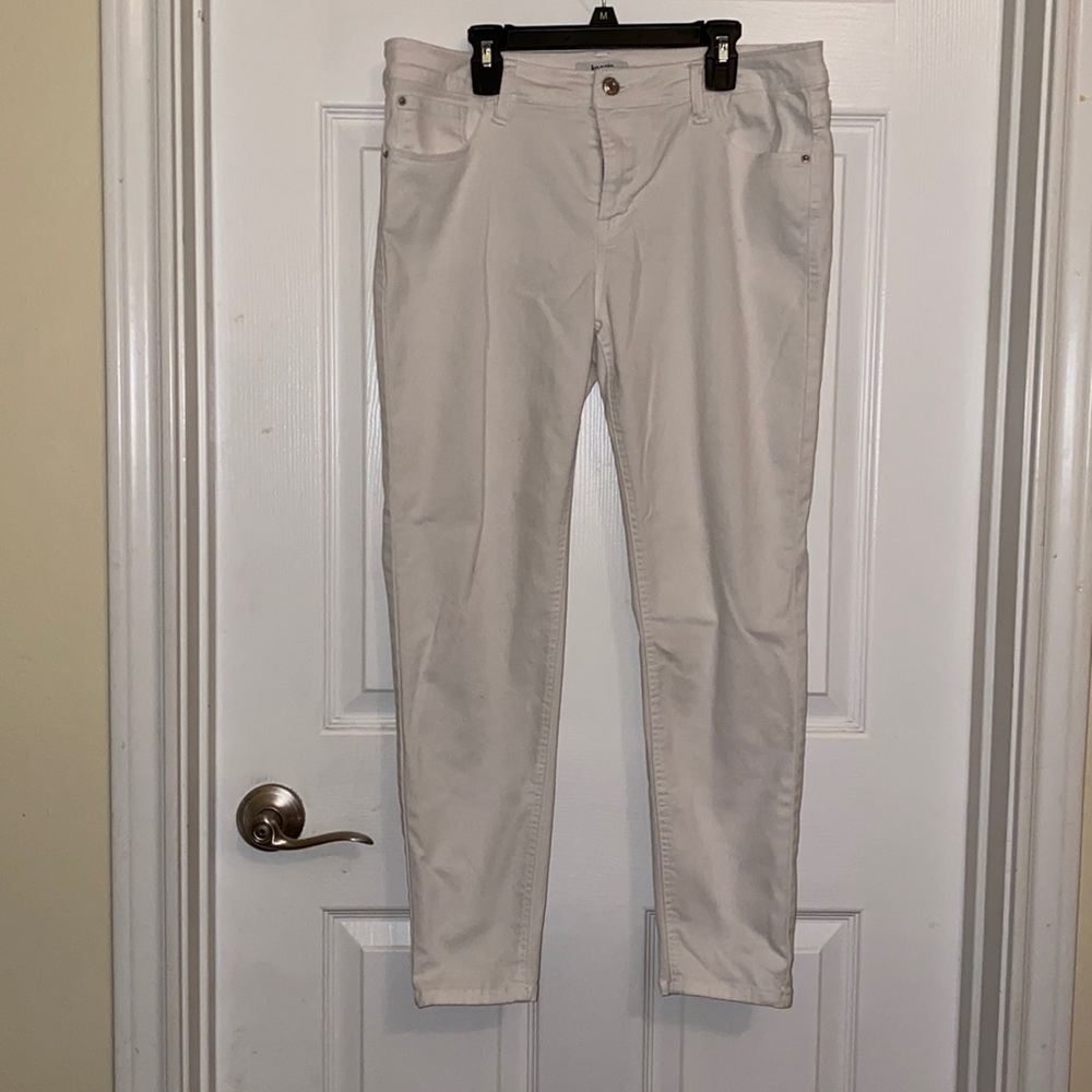 White skinny jeans, 12/31